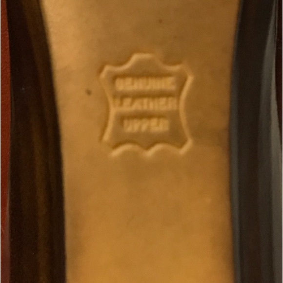 VTG RED CROSS LEATHER FLATS - Picture 7 of 13